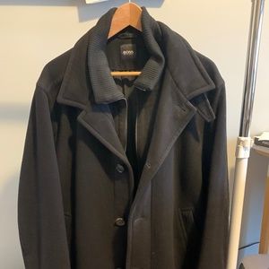 Hugo Boss black men’s car coat (40R)